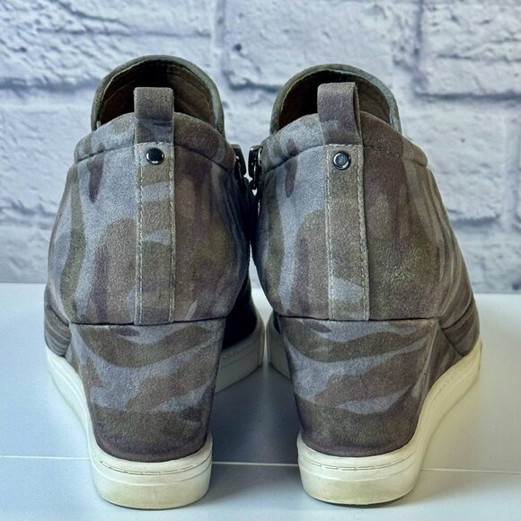 Susina Wedge Camouflage slip on Blue/Gray Size 7M - Picture 4 of 7